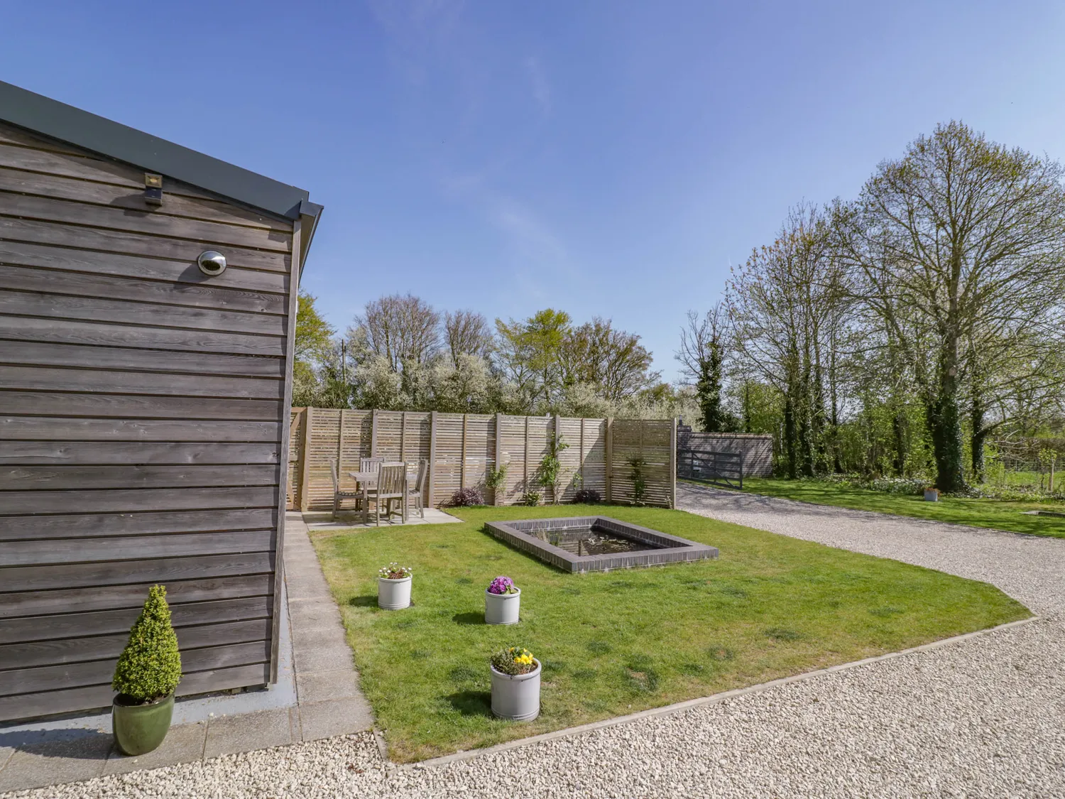 Oldwyche Barns garden and exterior